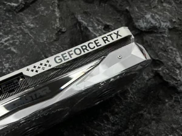 性能真的“Ti”不一样！影驰 GeForce RTX 4070 Ti SUPER 星曜 OC评测！ - 