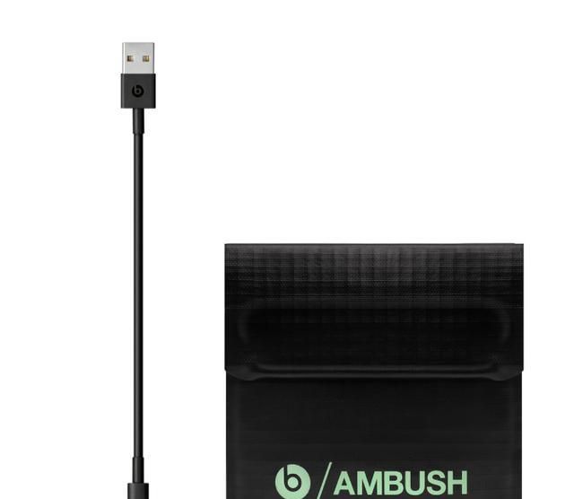 苹果上架AMBUSH 特别版 Powerbeats耳机,夜光配色设计