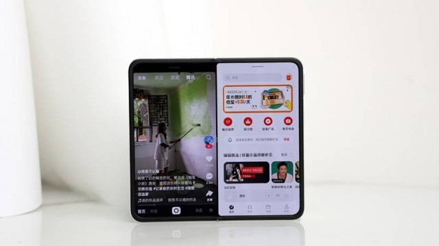 OPPO Find N2获评TechWeb 2022鹤立奖 “年度最佳折叠屏”