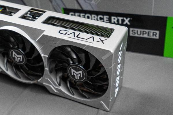 性能超凡入圣，影驰 GeForce RTX 4080 SUPER 金属大师评测 - 