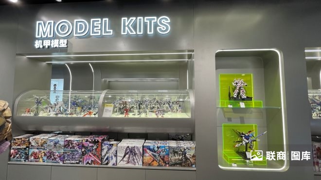 联商巡店：名创优品潮玩品牌TOPTOY全球首店长啥样？