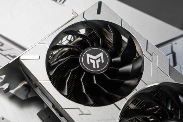 性能超凡入圣，影驰 GeForce RTX 4080 SUPER 金属大师评测 - 