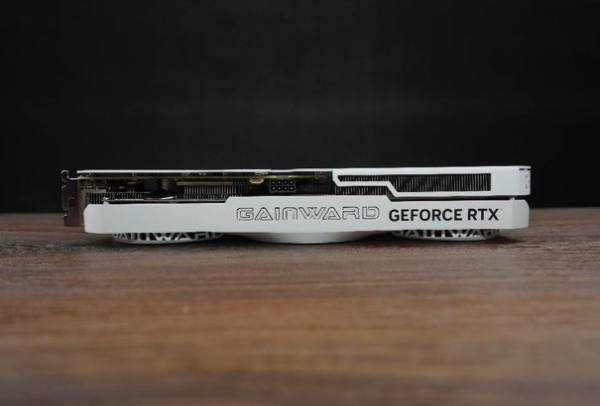 耕升 RTX 4060 Ti 星极皓月OC,DLSS 3助力1080P光追极致体验 - 