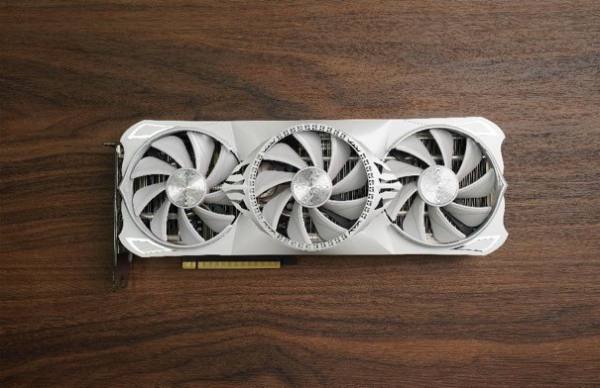 耕升 RTX 4060 Ti 星极皓月OC,DLSS 3助力1080P光追极致体验 - 