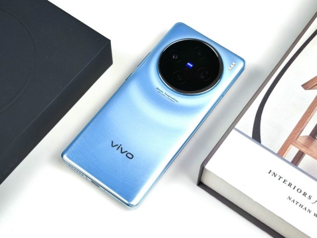 vivo X100评测：核心规格毫不缩水 妥妥最强标准版旗舰