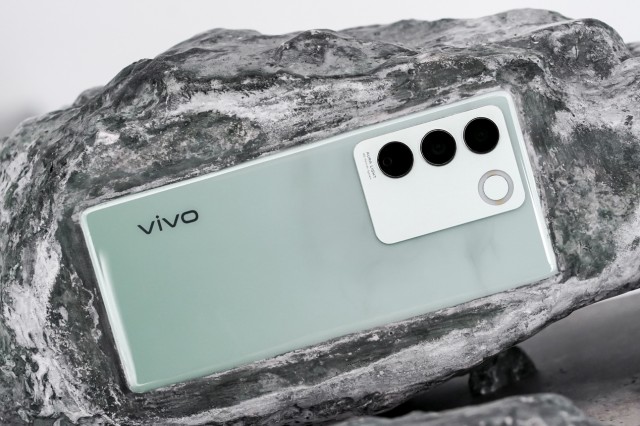 是手机也是艺术品 vivo S16颜如玉亮相松美术馆艺术展