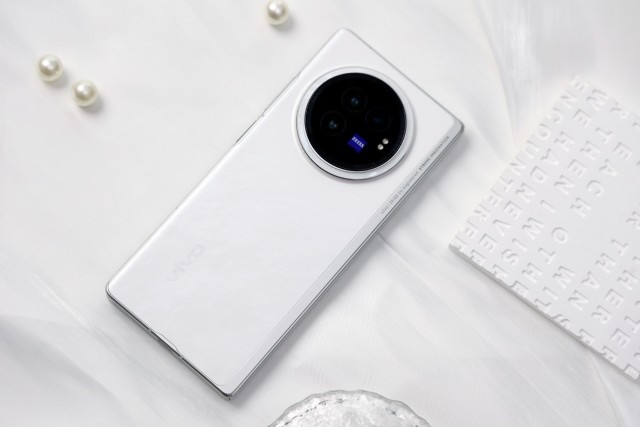 vivo X Fold3系列深度评测：这回说点不一样的