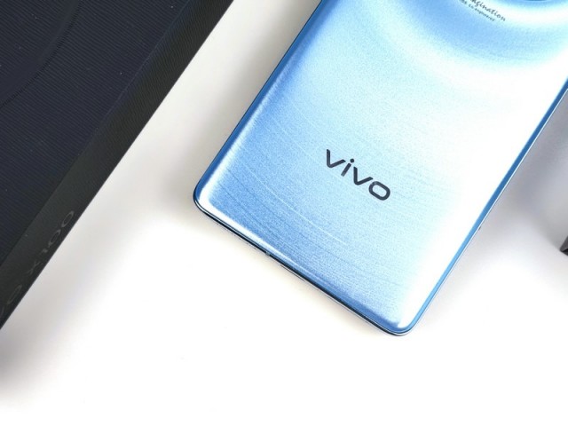 vivo X100评测：核心规格毫不缩水 妥妥最强标准版旗舰