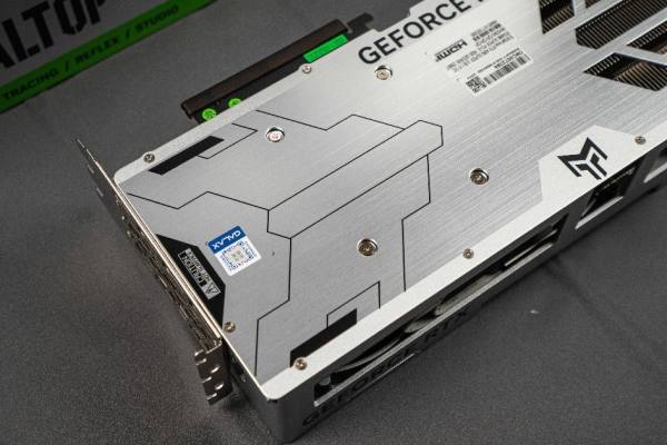 性能超凡入圣，影驰 GeForce RTX 4080 SUPER 金属大师评测 - 